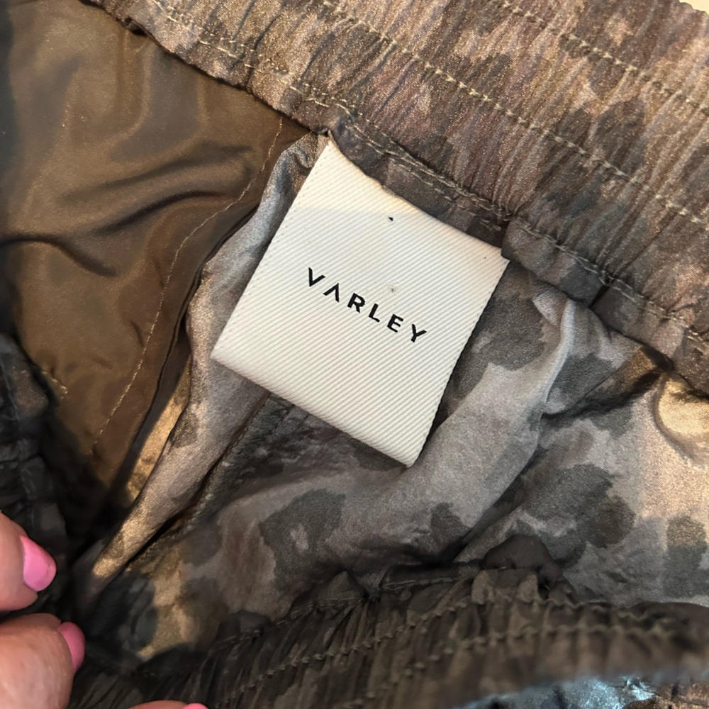 Varley Beckett Camo Joggers - Picture 11 of 15